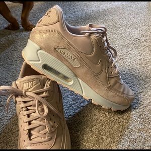 Nike Air Max Rose Gold